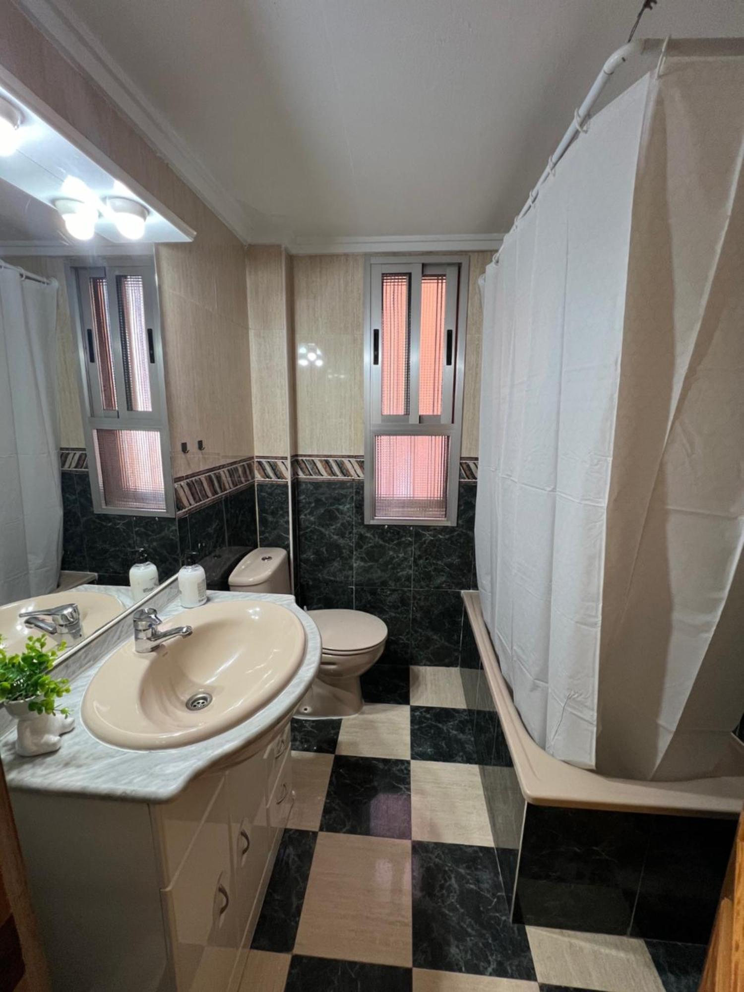 Piso Completo Cerca De Artes Y Ciencias Apartment Valencia Luaran gambar